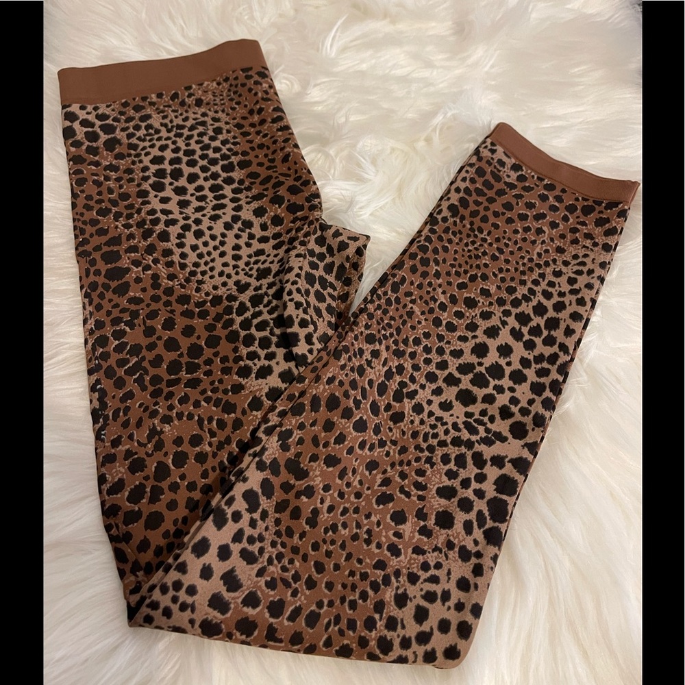LEOPARD PRINT LEGGINGS!💕💕